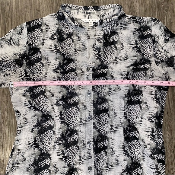 CABi #988 BLACK WHITE SNAKESKIN Button Up Long Sleeve Blouse M - Picture 12 of 13